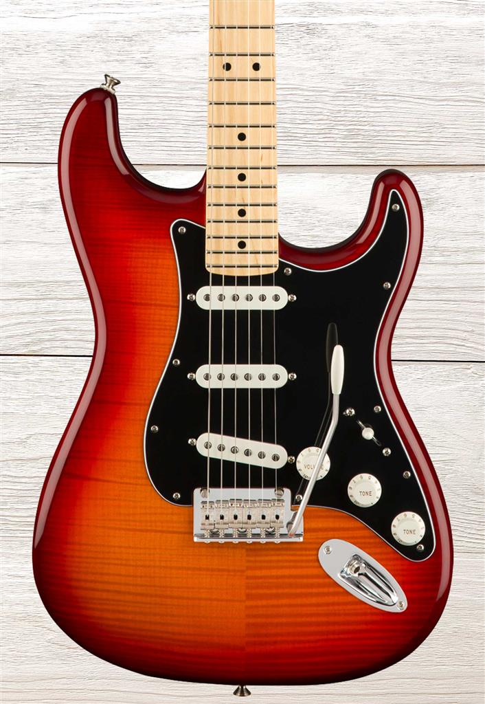 Fender Player, Stratocaster Plus Top, Aged Cherry Burst, Guitarra Eléctrica